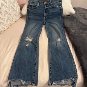 MOTHER “The Insider Crop Step Chew” Jeans